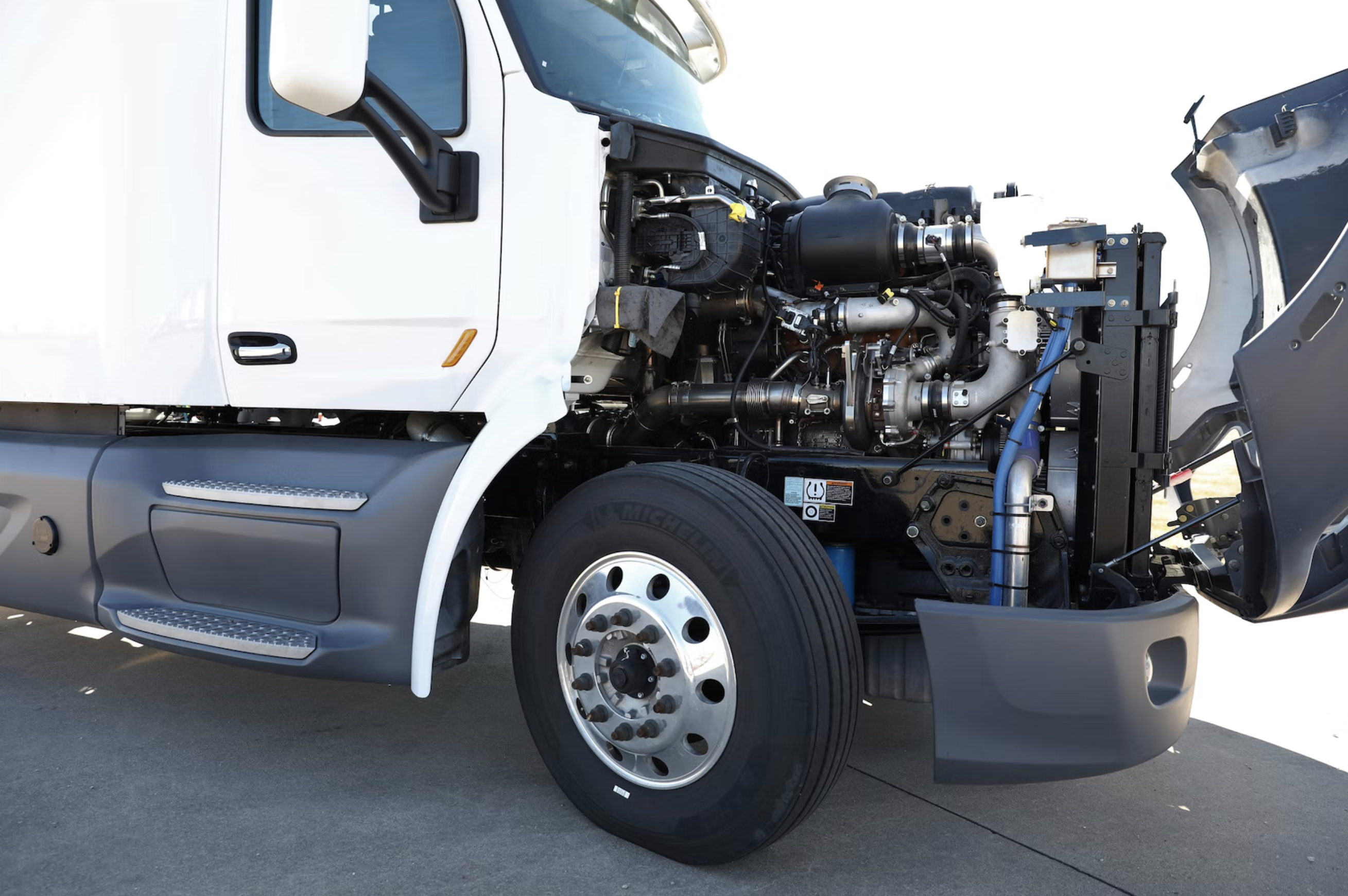 this image shows on-site truck repair in Palmview, TX